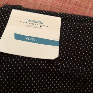 Old Navy black microdot leggings ~ size XL